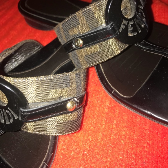 FENDI slides - Picture 3 of 5